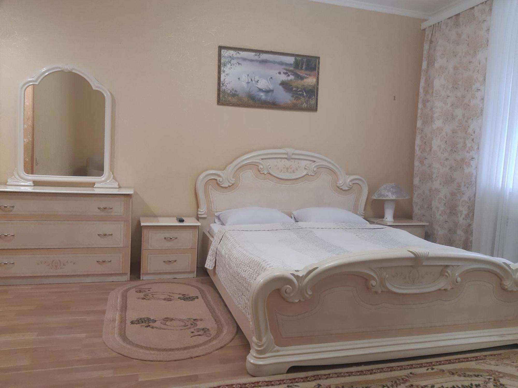 Celebrity Villa Kamianets-Podilskyi Exterior photo