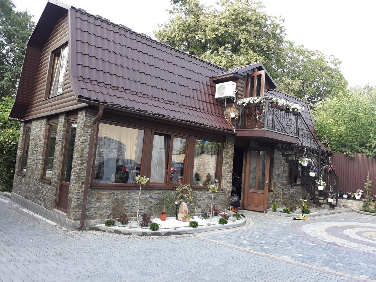 Celebrity Villa Kamianets-Podilskyi Exterior photo